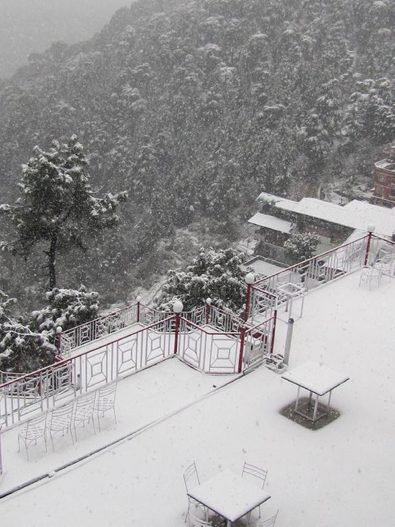 Hotel Deodar Villa Dharamshala Exteriör bild