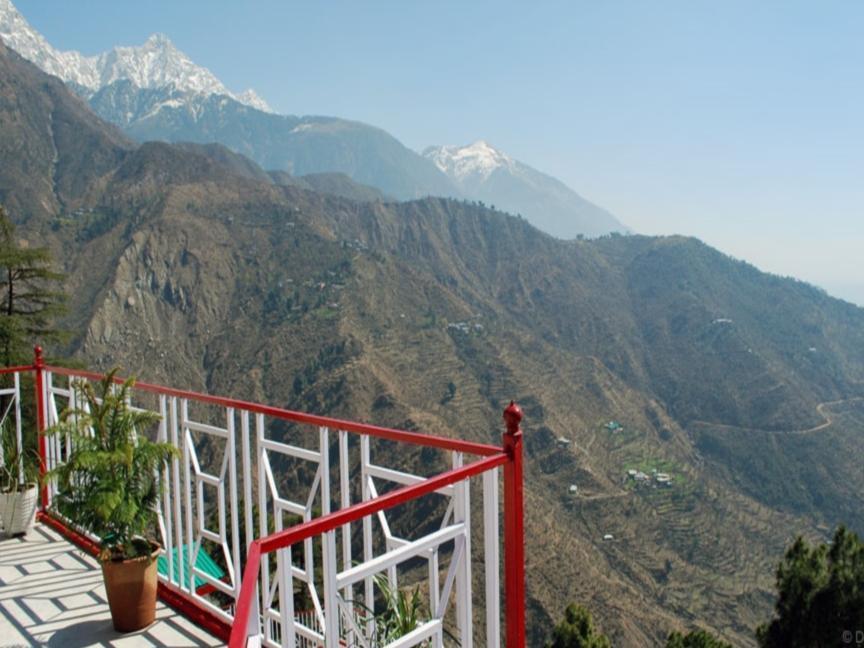 Hotel Deodar Villa Dharamshala Exteriör bild